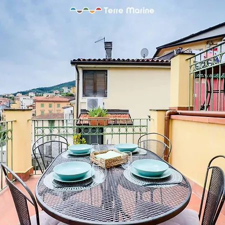 Apartment La Vedetta Sul Golfo, Terre Marine *